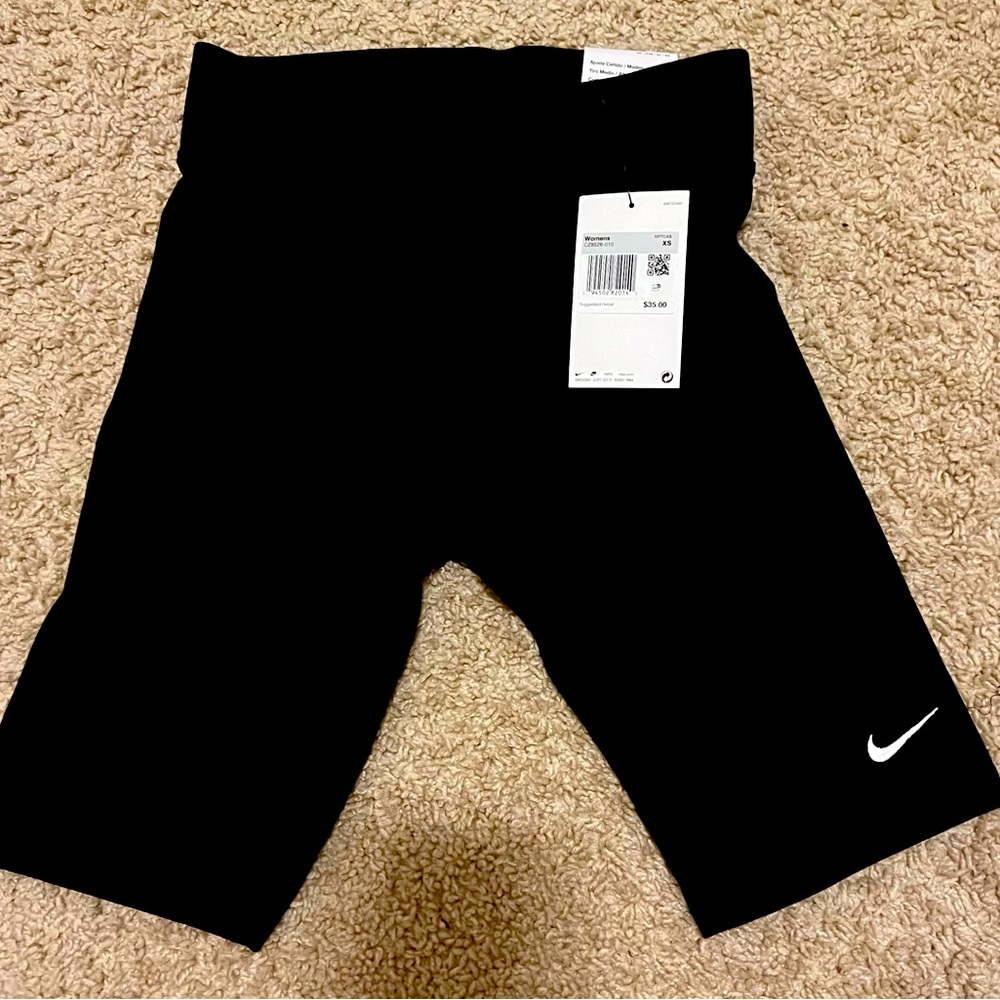 NWT NIKE SZ XS BLACK BIKER SHORTS